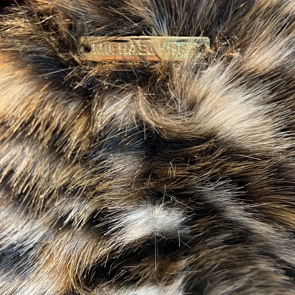Michael Kors Tiger-Print Faux-Fur Pull-Through Scarf